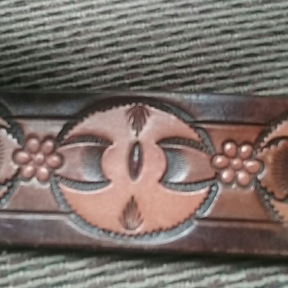 Hand tooled leather belt mens - Picture 3 of 6